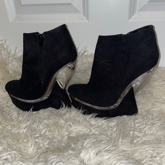 Qupid Black Wedge Bootie Zip up Heel unique Women’s Size 6 - Picture 2 of 9